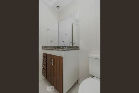 Banheiro de apartamento para alugar com 2 quartos, 65m² em Vila Augusta, Guarulhos