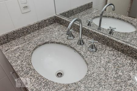 Banheiro de apartamento para alugar com 2 quartos, 65m² em Vila Augusta, Guarulhos
