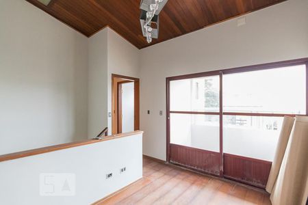 Casa à venda com 300m², 4 quartos e 2 vagas Casa à venda com 300m², 4 quartos e 2 vagasCloset