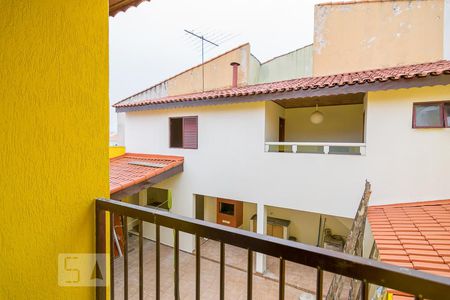 Casa à venda com 300m², 4 quartos e 2 vagas Casa à venda com 300m², 4 quartos e 2 vagasVaranda