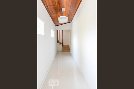 Casa à venda com 300m², 4 quartos e 2 vagas Casa à venda com 300m², 4 quartos e 2 vagasCorredor