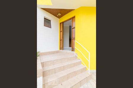 Casa à venda com 300m², 4 quartos e 2 vagas Casa à venda com 300m², 4 quartos e 2 vagasEntrada