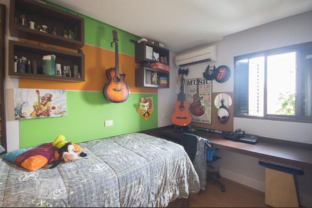 Apartamento à venda com 270m², 4 quartos e 4 vagas Apartamento à venda com 270m², 4 quartos e 4 vagasQuarto 02