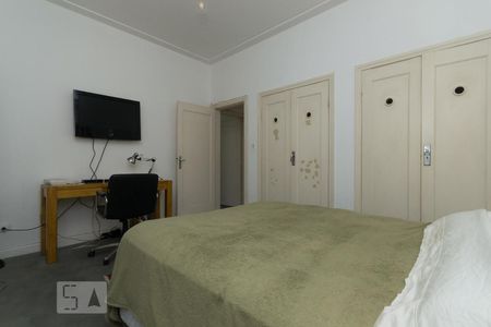 Casa à venda com 350m², 6 quartos e 4 vagas Casa à venda com 350m², 6 quartos e 4 vagasQuarto 1