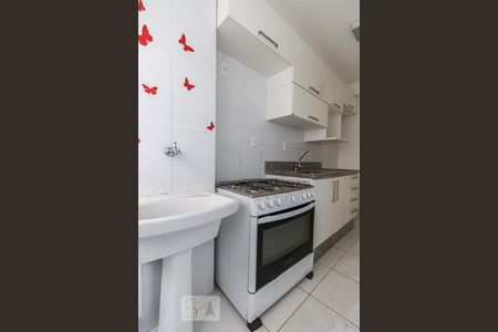 cozinha de apartamento para alugar com 2 quartos, 50m² em Água Branca, São Paulo