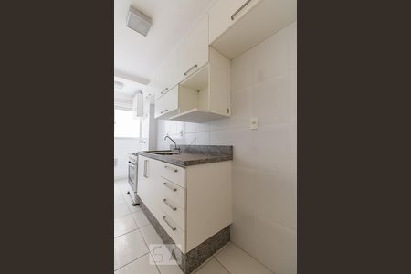 cozinha de apartamento para alugar com 2 quartos, 50m² em Água Branca, São Paulo