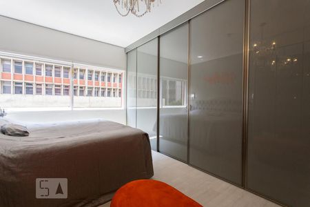 Apartamento à venda com 198m², 3 quartos e 2 vagas Apartamento à venda com 198m², 3 quartos e 2 vagasSuíte