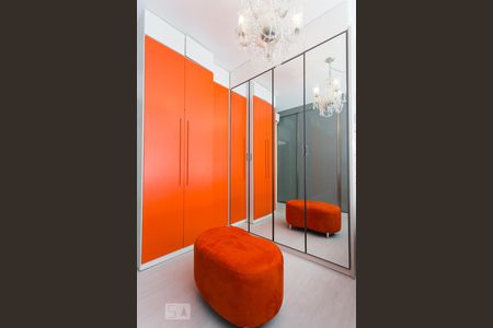 Apartamento à venda com 198m², 3 quartos e 2 vagas Apartamento à venda com 198m², 3 quartos e 2 vagasSuíte