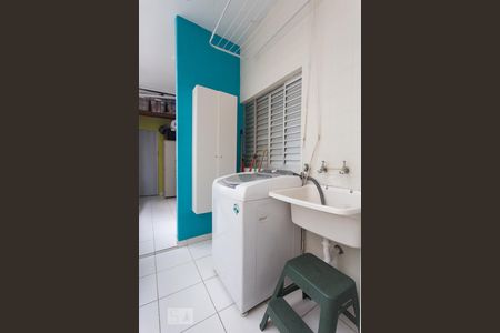 Apartamento à venda com 198m², 3 quartos e 2 vagas Apartamento à venda com 198m², 3 quartos e 2 vagasÁrea de serviço