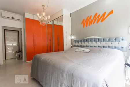 Apartamento à venda com 198m², 3 quartos e 2 vagas Apartamento à venda com 198m², 3 quartos e 2 vagasSuíte
