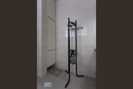 Apartamento à venda com 198m², 3 quartos e 2 vagas Apartamento à venda com 198m², 3 quartos e 2 vagasBanheiro Suíte