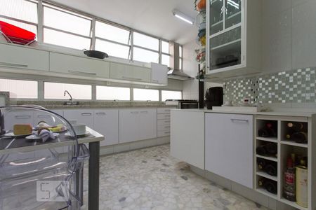 Apartamento à venda com 198m², 3 quartos e 2 vagas Apartamento à venda com 198m², 3 quartos e 2 vagasCozinha