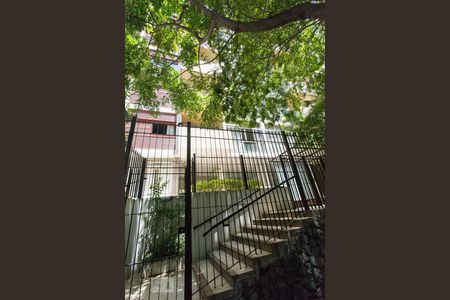 Apartamento à venda com 198m², 3 quartos e 2 vagas Apartamento à venda com 198m², 3 quartos e 2 vagasFachada