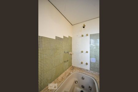 Apartamento à venda com 286m², 4 quartos e 4 vagasdetalhe do banheiro suíte 2