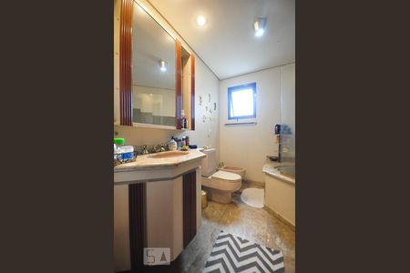 Apartamento à venda com 286m², 4 quartos e 4 vagasbanheiro suíte 2