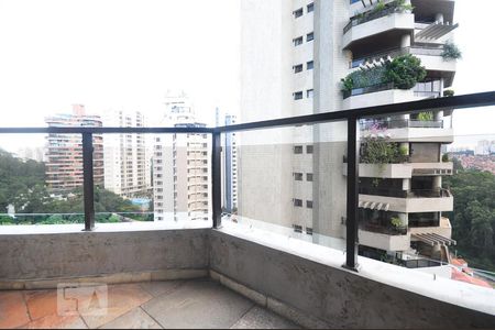 Apartamento à venda com 286m², 4 quartos e 4 vagasvaranda da suíte 2