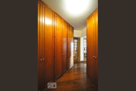 Apartamento à venda com 286m², 4 quartos e 4 vagasarmário da suíte 1