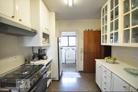 Apartamento à venda com 286m², 4 quartos e 4 vagascozinha