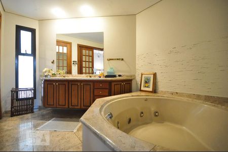 Apartamento à venda com 286m², 4 quartos e 4 vagasbanheiro suíte 1