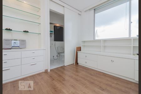 Escritório de apartamento para alugar com 1 quarto, 55m² em Real Parque, São Paulo