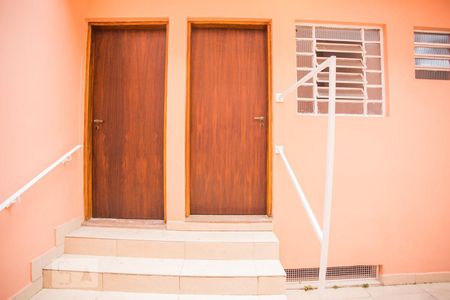 Casa à venda com 174m², 3 quartos e 3 vagas Casa à venda com 174m², 3 quartos e 3 vagasÁrea Externa