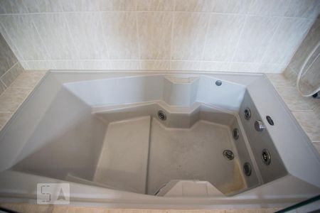 Casa à venda com 174m², 3 quartos e 3 vagas Casa à venda com 174m², 3 quartos e 3 vagasBanheiro Suíte