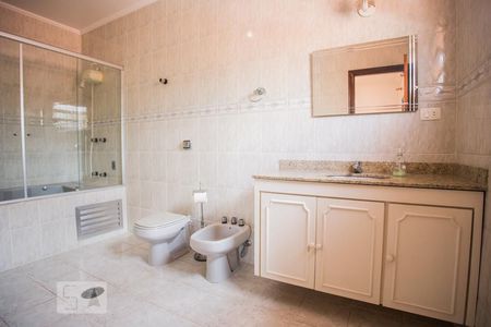 Casa à venda com 174m², 3 quartos e 3 vagas Casa à venda com 174m², 3 quartos e 3 vagasBanheiro Suíte