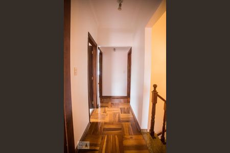 Casa à venda com 174m², 3 quartos e 3 vagas Casa à venda com 174m², 3 quartos e 3 vagasCorredor Quartos