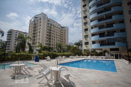 Piscina de apartamento à venda com 2 quartos, 68m² em Barra da Tijuca, Rio de Janeiro