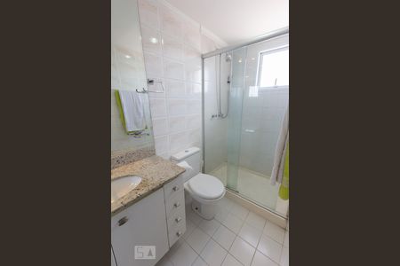 Apartamento à venda com 65m², 2 quartos e 2 vagas Apartamento à venda com 65m², 2 quartos e 2 vagasBanheiro da Suíte