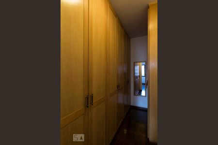 Apartamento à venda com 200m², 4 quartos e 4 vagasQuarto 4 - Suíte (Armários)