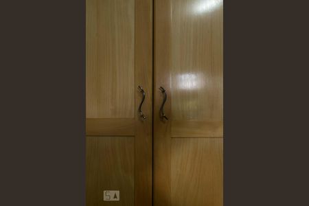 Apartamento à venda com 200m², 4 quartos e 4 vagasQuarto 2 (Armários)