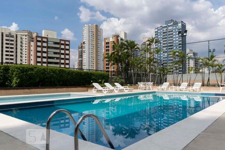 Apartamento à venda com 200m², 4 quartos e 4 vagasÁrea comum - Piscina