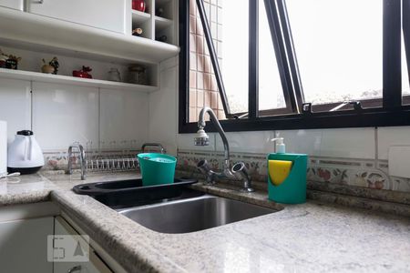 Apartamento à venda com 200m², 4 quartos e 4 vagasCozinha (Torneira)