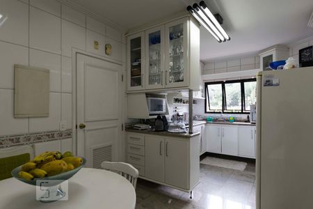 Apartamento à venda com 200m², 4 quartos e 4 vagasCozinha