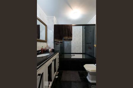 Apartamento à venda com 200m², 4 quartos e 4 vagasQuarto 4 - Suíte/ Banheiro