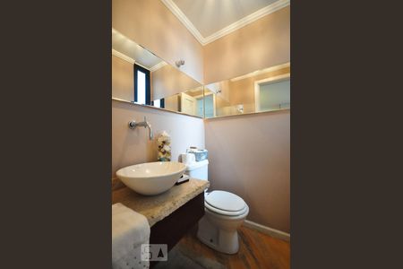 lavabo de apartamento para alugar com 3 quartos, 157m² em Vila Suzana, São Paulo