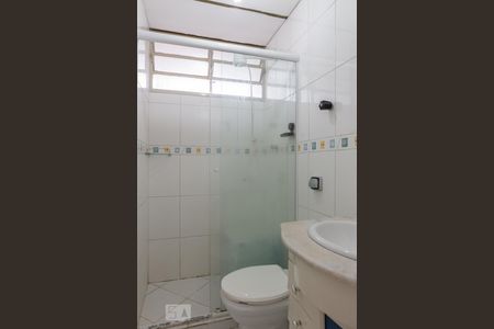 Banheiro de apartamento para alugar com 1 quarto, 50m² em Água Branca, São Paulo