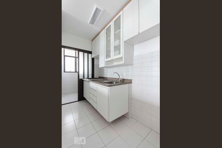 Cozinha de apartamento para alugar com 1 quarto, 38m² em Perdizes, São Paulo