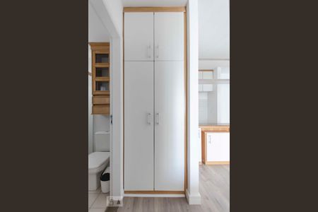 Corredor do quarto de apartamento para alugar com 1 quarto, 38m² em Perdizes, São Paulo