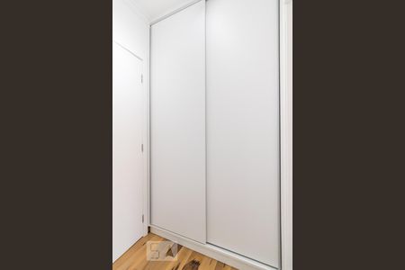 Apartamento à venda com 180m², 4 quartos e 3 vagas Apartamento à venda com 180m², 4 quartos e 3 vagasArmário