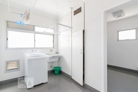 Apartamento à venda com 180m², 4 quartos e 3 vagas Apartamento à venda com 180m², 4 quartos e 3 vagasÁrea de Serviço