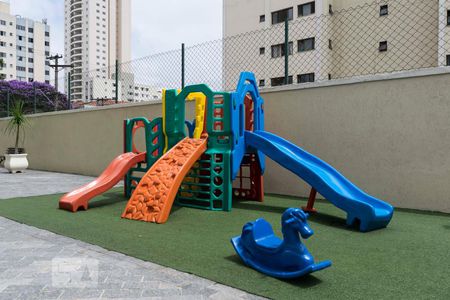Apartamento para alugar com 75m², 3 quartos e 1 vagaÁrea comum - Playground