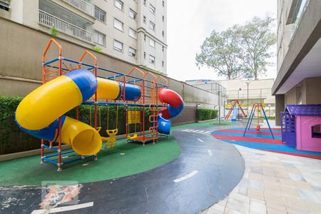 Apartamento para alugar com 144m², 3 quartos e 2 vagas Apartamento para alugar com 144m², 3 quartos e 2 vagasPlayground