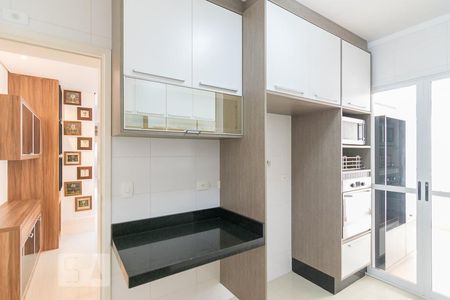 Apartamento para alugar com 144m², 3 quartos e 2 vagas Apartamento para alugar com 144m², 3 quartos e 2 vagasCozinha