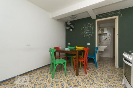 Casa à venda com 190m², 3 quartos e 2 vagas Casa à venda com 190m², 3 quartos e 2 vagasCozinha