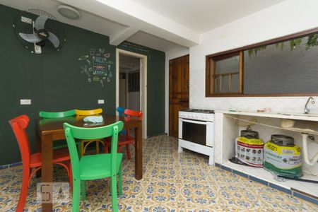 Casa à venda com 190m², 3 quartos e 2 vagas Casa à venda com 190m², 3 quartos e 2 vagasCozinha