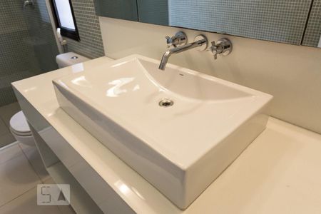 Apartamento para alugar com 120m², 3 quartos e 2 vagasBanheiro da suíte