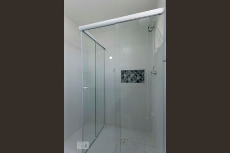 Banheiro de apartamento para alugar com 1 quarto, 53m² em Vila Mariana, São Paulo