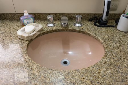 Apartamento para alugar com 350m², 4 quartos e 4 vagasBanheiro da suíte 1